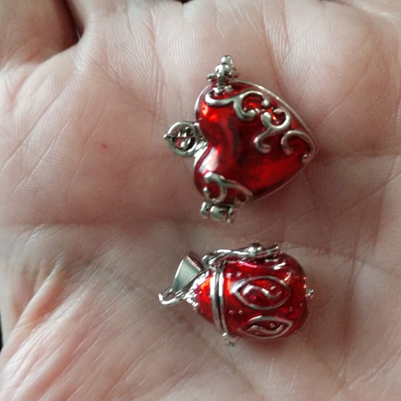 2 Cremation Keepsakes Red Enamel Heart Egg Locket Pendants Red - Picture 3 of 13